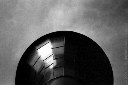 Kunstwerk: Metallmond